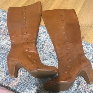 Women’ knee high boots